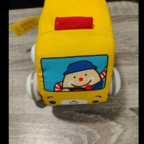 Melissa And Doug K's Kids Pull Back Soft School Bus Pull Back Vehicle Toy 9M+ - Picture 4 of 11